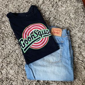 Men’s black graphic tee